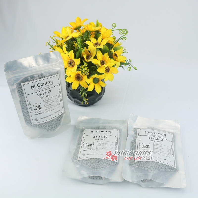 Phân được đóng trong túi zíp kín đáo dễ bảo quản NPK tan chậm cho lan nhập khẩu Nhật Bản