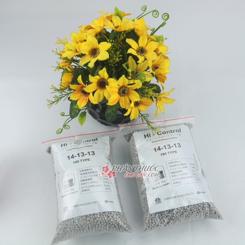 Sản phẩm giúp cây khỏe mạnh, lá xanh tốt, đẻ nhánh nhiều, kích thích ra hoa Hi-control 14-13-13 giá tốt nhất